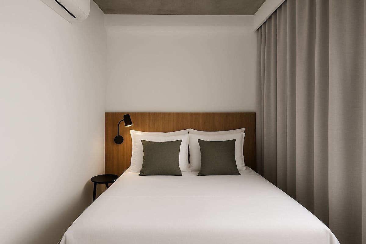 Basic Apartment | Desk, laptop workspace, iron/ironing board, free WiFi