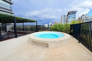 Apartment | Outdoor spa tub - On brooklin (Sao Paulo)