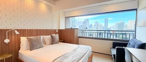 Appartement | Bureau, espace de travail pour ordinateurs portables