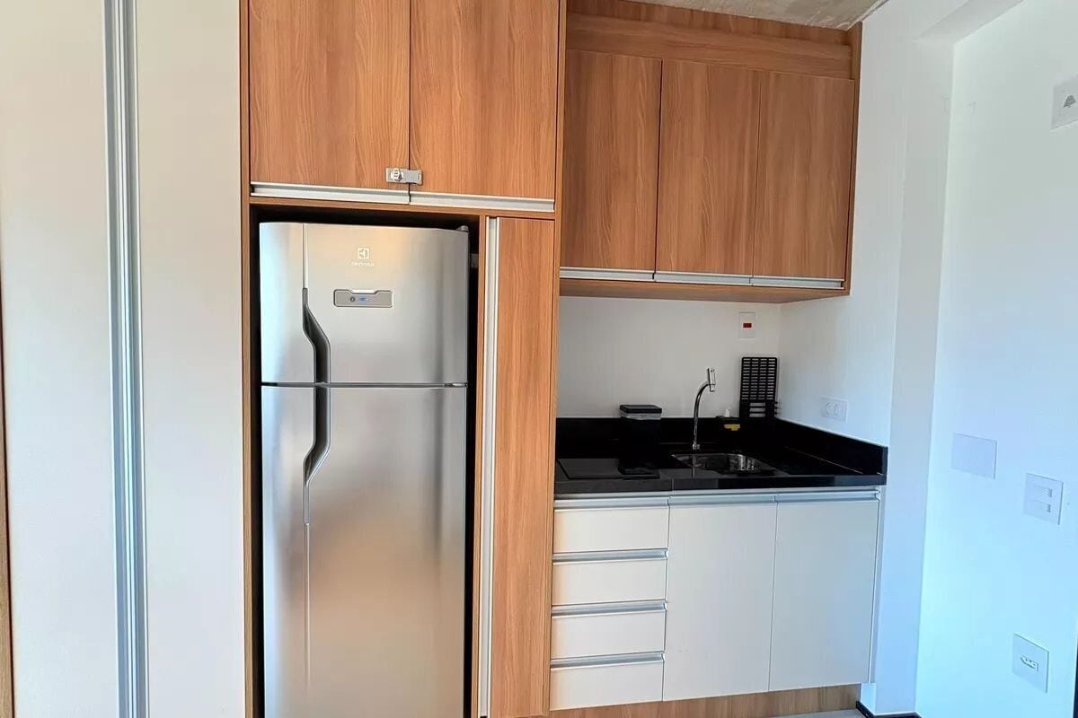 Apartamento | Cozinha privada | Geladeira grande, micro-ondas, cooktop