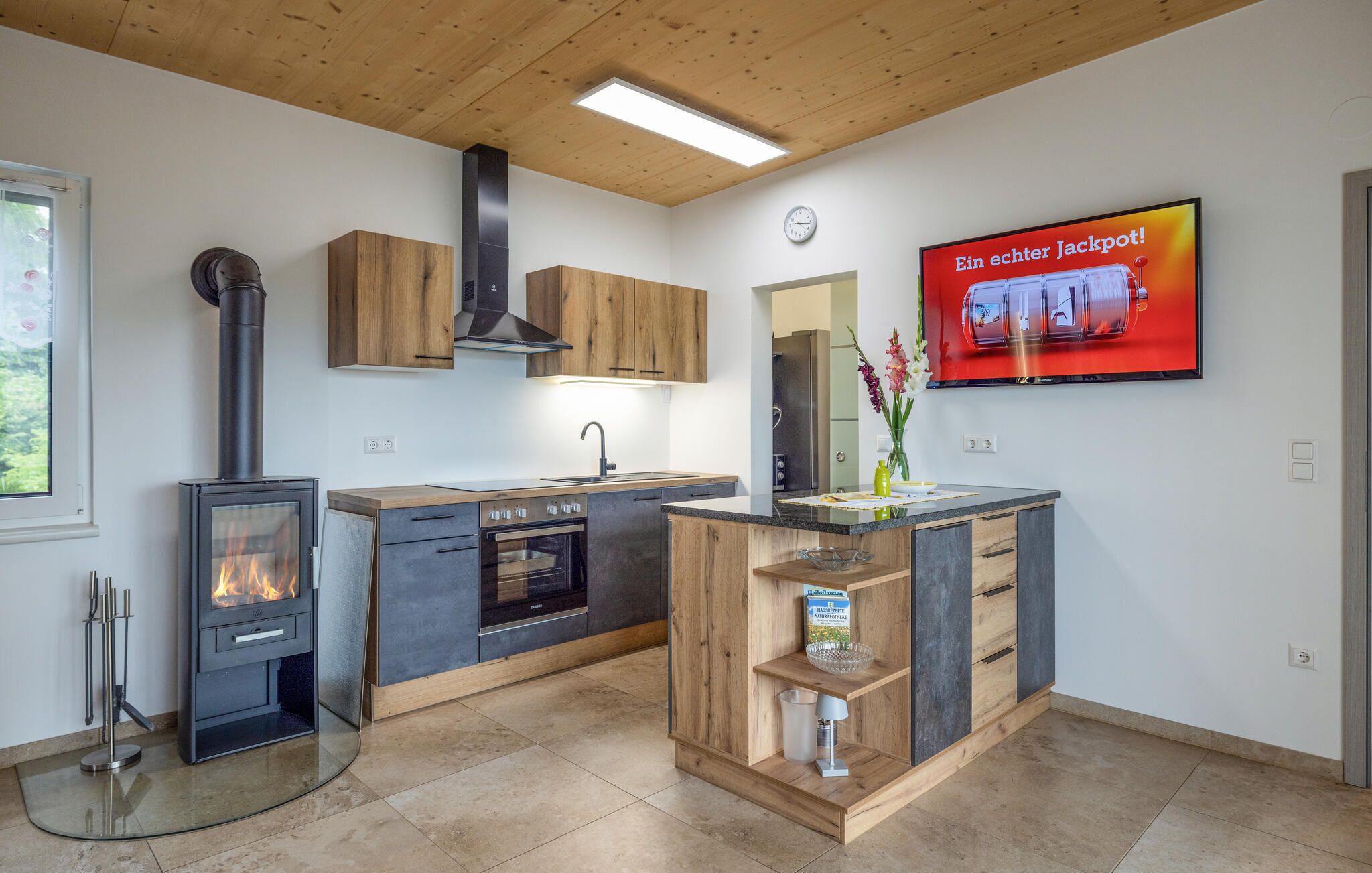 Fridge, stovetop, dishwasher, coffee/tea maker