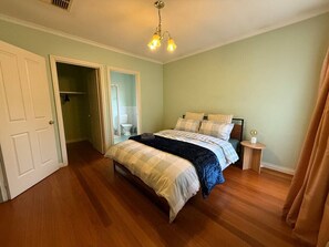 1 chambre, fer et planche à repasser, Wi-Fi, draps fournis
