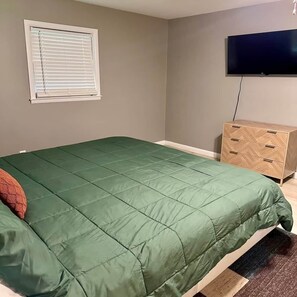 3 bedrooms, desk, travel cot, free WiFi