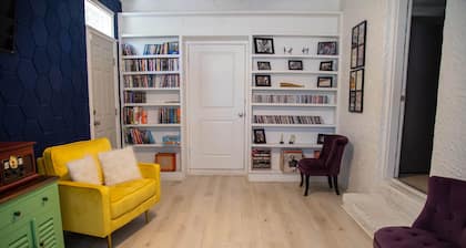 Music on Marvin 2 Mins to GSU, Shopping, and Food