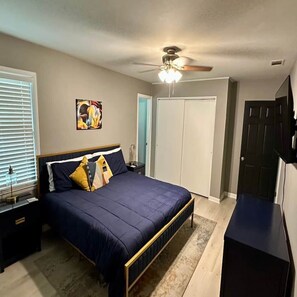 3 bedrooms, desk, travel cot, free WiFi