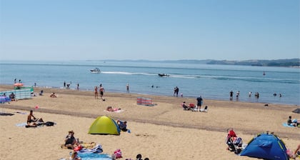 The Retreat Exmouth.Spacious and well equipped 3 bedroom house.