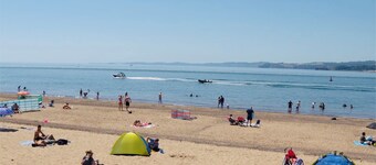 Ideal family holiday home in Exmouth.Spacious and well equipped 3 bedroom house.