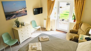 3 chambres, fer et planche à repasser, lit parapluie, Wi-Fi gratuit