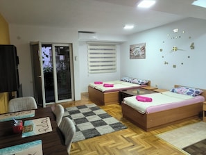 1 bedroom, iron/ironing board, WiFi, bed sheets