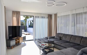 TV - Cozy home in Rogac with sauna (Rogac)