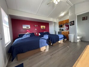 1 chambre, fer et planche à repasser, Wi-Fi, draps fournis