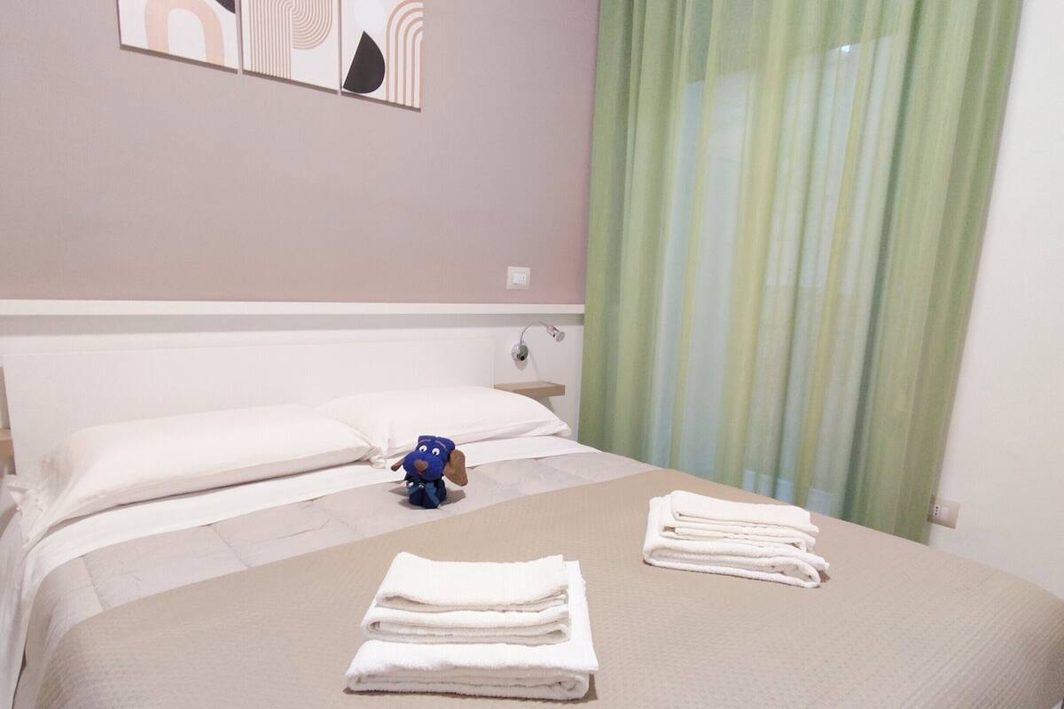 Kamar Comfort, Bebas Asap Rokok, balkon | Seprai premium dan busa memori