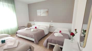 Familienzimmer, Klimaanlage | Hochwertige Bettwaren, Betten mit Memory-Foam-Matratzen