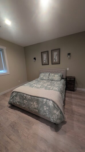 1 soverom, skrivebord, strykejern/-brett og wi-fi (inkludert)