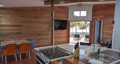 Spacious 5-bedroom lodge in brilliant Hopkins with AC