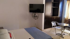 1 habitación, wifi y ropa de cama