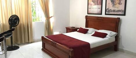 1 habitación, wifi y ropa de cama