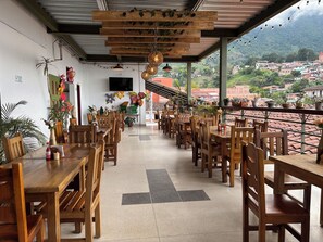 Restaurant - Hotel Balcon Tamesino (Támesis)