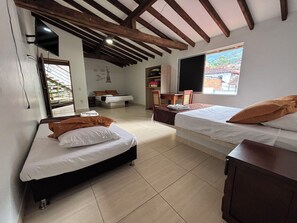 Standard Room | Desk, laptop workspace, free WiFi