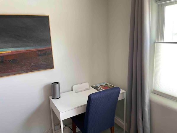 Interior - 1 Bedroom Stunner-Beautiful Kitchen! (Albuquerque)
