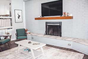 Interior - Timber Bay Lake House (Burnet)