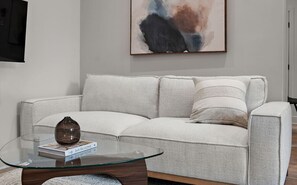 TV - Luxury Central Old Port MTL Apt - Notre-Dame (Montreal)