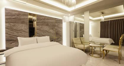 hotel 99 prestige