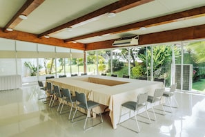 Meeting facility