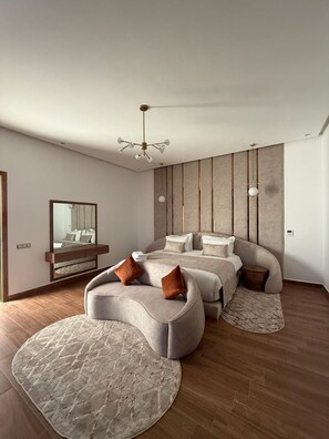 5 chambres, fer et planche à repasser, Wi-Fi, draps fournis