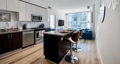 Elegant 1BD Suite, Stunning Views, Free Parking, Gym Access, Pool Included