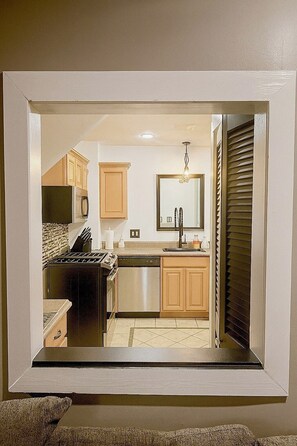 Microondas, horno, placa de cocina, lavavajillas