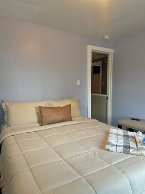 3 habitaciones, acceso a internet y ropa de cama