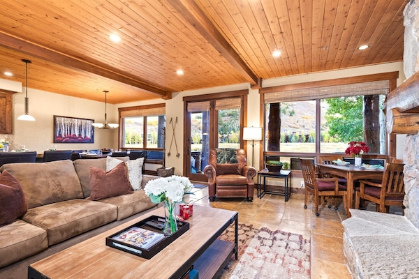 Casa de ciudad (3 Bedrooms) | Sala de estar | Televisión