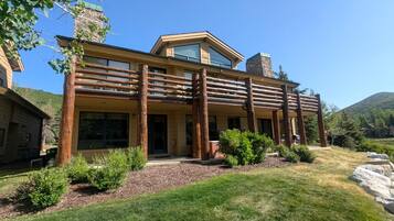 Studio (3 Bedrooms) | Exterior