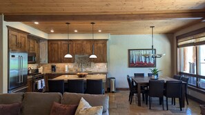 Studio (3 Bedrooms) | Cuisine privée