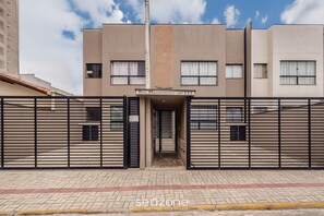 Basic Apartment | Exterior