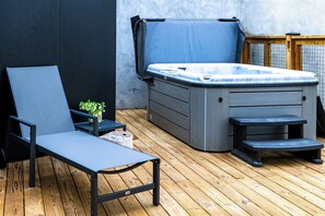 Bain à remous extérieur