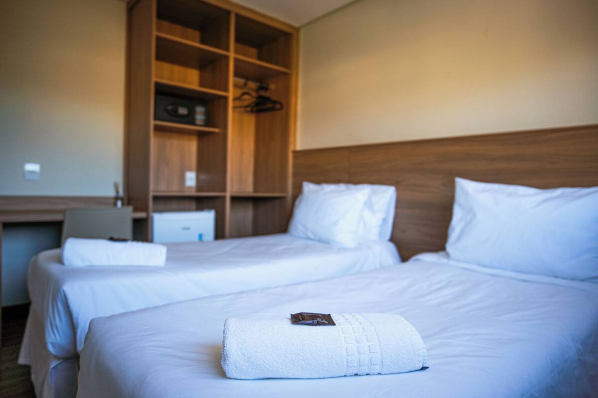 ห้องอีโคโนมีทวิน, วิวเมือง | บริการอาหารในห้องพัก
