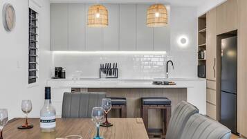 House | In-room dining