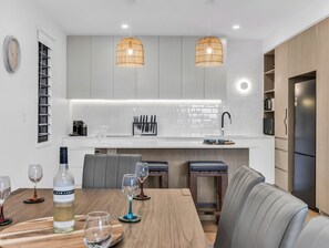 House | In-room dining - Kingy Tidehouse (Kingscliff)