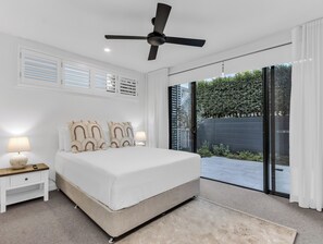 Iron/ironing board, free WiFi - Kingy Tidehouse (Kingscliff)