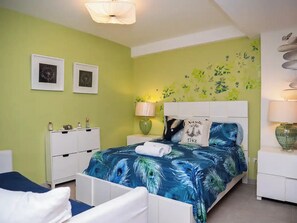 3 bedrooms, iron/ironing board, free WiFi, bed sheets
