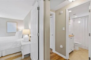 3 chambres, fer et planche à repasser, Wi-Fi, draps fournis