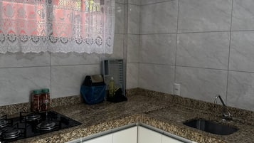 Fridge, microwave, stovetop, blender