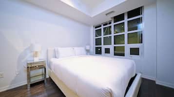Cortinas blackout, tabla de planchar con plancha y wifi gratis