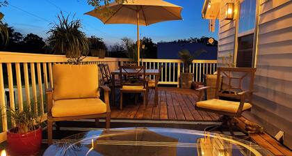 The Baycation Beach House, 10 min. Walk to Waveland Pier.2 blocks to Coleman Ave