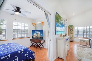 6 間睡房、熨斗/熨衫板、可攜式嬰兒床、免費 Wi-Fi