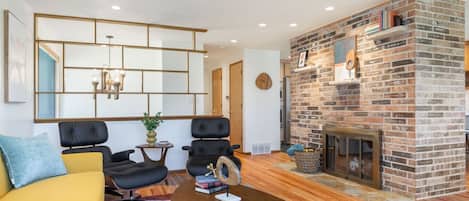 تلفزيون ذكي، كُتُب، مكتبة موسيقى