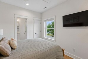6 bedrooms, free WiFi, bed sheets