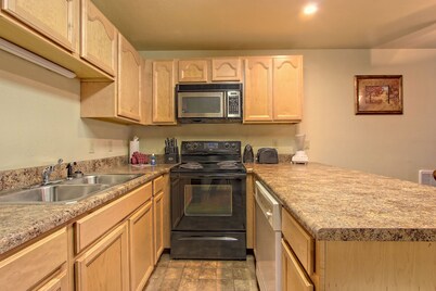 1-Bedroom Condo w/ Fireplace in Sugar Mountain